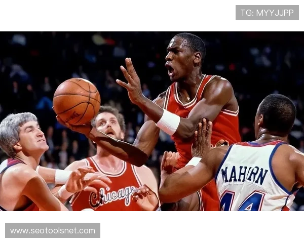 皮蓬无球切入为乔丹制造空位防守拖拽效果更胜单打